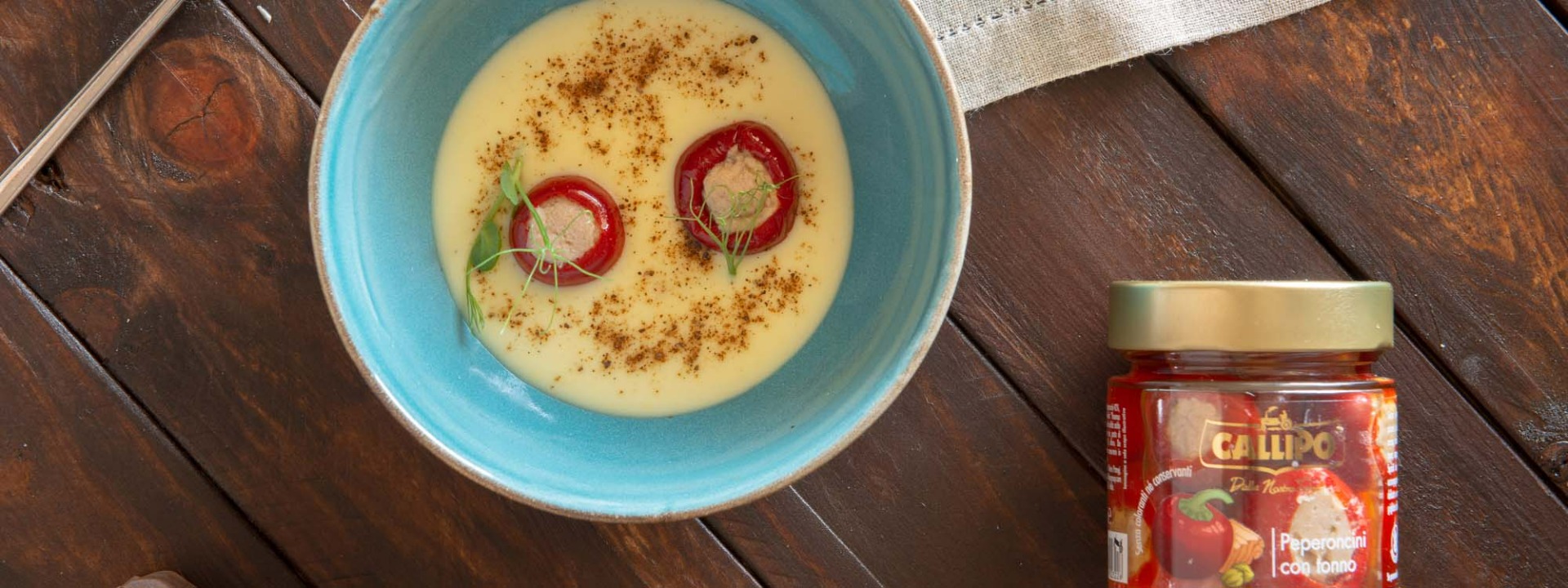 Peperoncini con Tonno Callipo, crema di patata al limone e polvere di buccia di patata