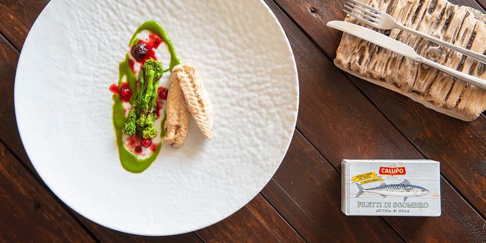 Filetti di Sgombro Callipo con cime di rapa e frutti rossi sciroppati